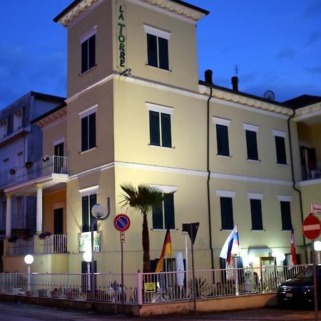 Hotel La Torre ริมินี ภายนอก รูปภาพ