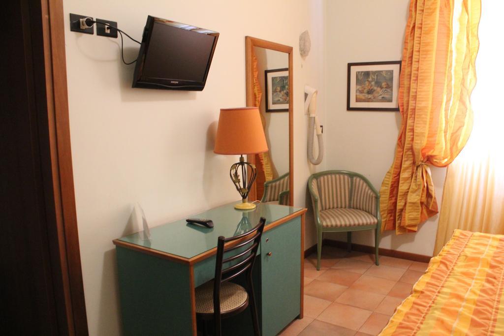 Hotel La Torre ริมินี ภายนอก รูปภาพ