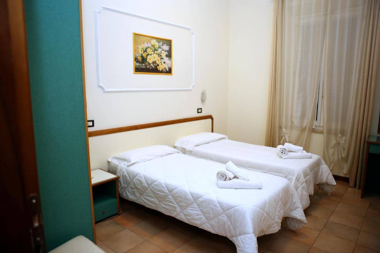 Hotel La Torre ริมินี ภายนอก รูปภาพ
