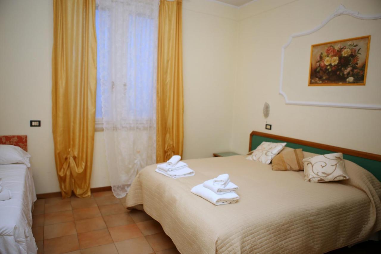 Hotel La Torre ริมินี ภายนอก รูปภาพ