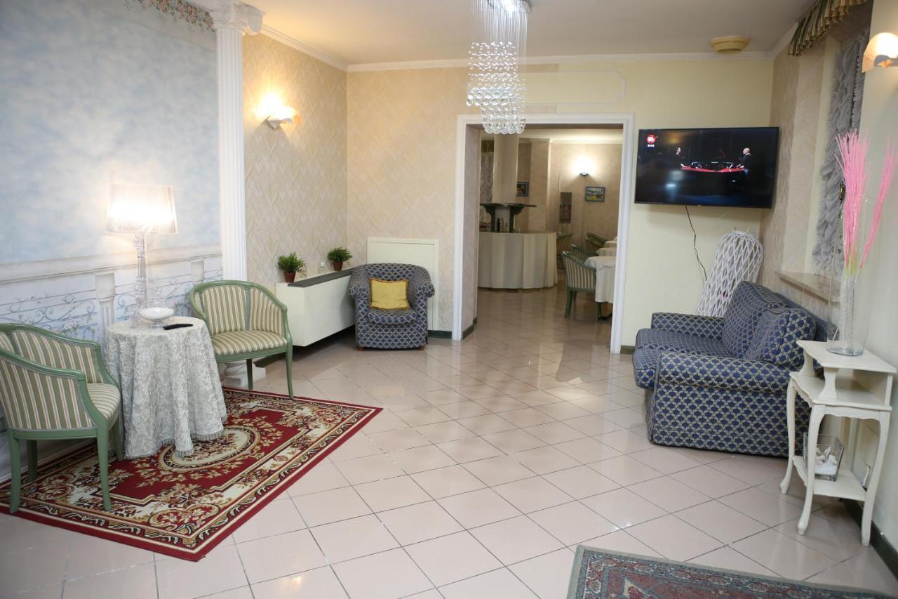 Hotel La Torre ริมินี ภายนอก รูปภาพ
