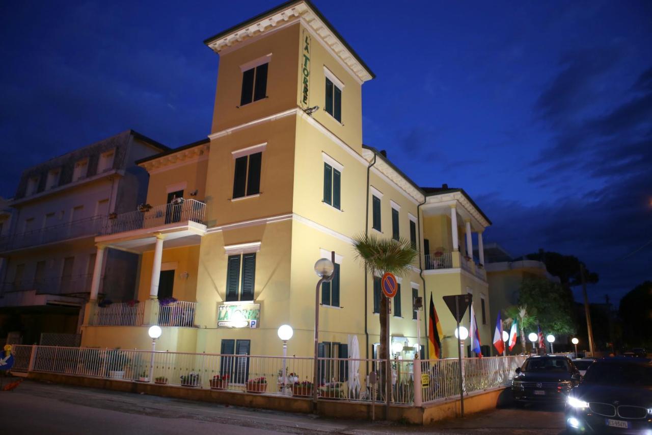 Hotel La Torre ริมินี ภายนอก รูปภาพ