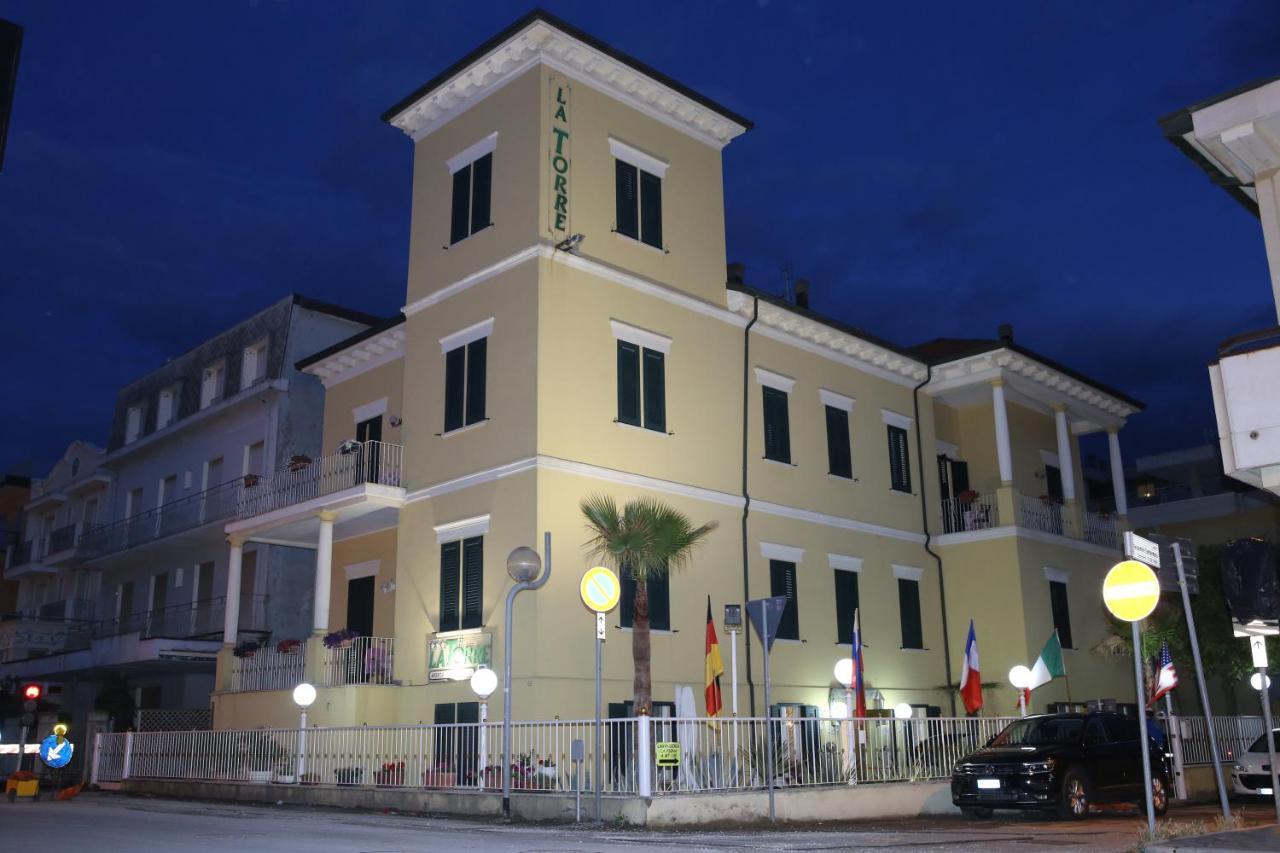 Hotel La Torre ริมินี ภายนอก รูปภาพ