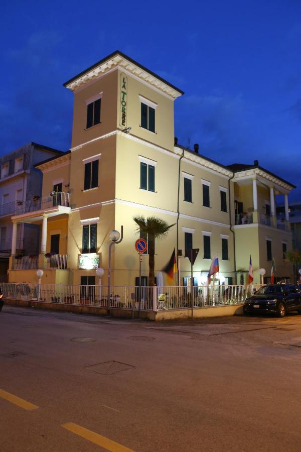 Hotel La Torre ริมินี ภายนอก รูปภาพ