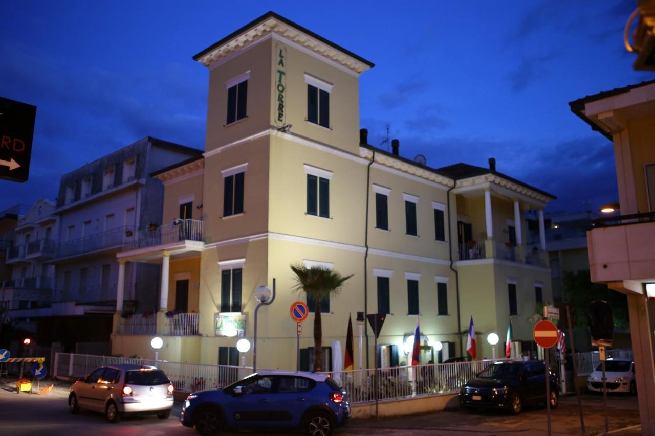 Hotel La Torre ริมินี ภายนอก รูปภาพ