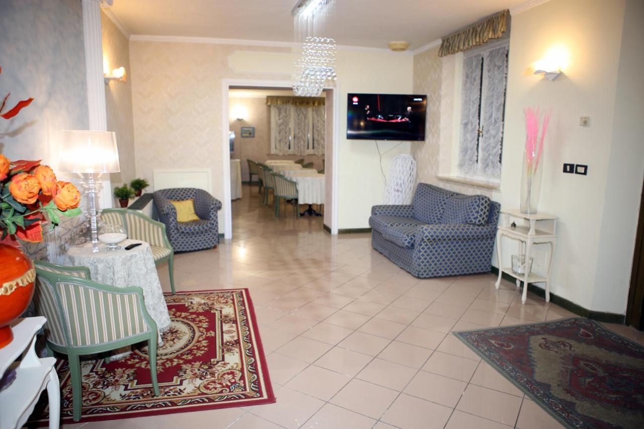 Hotel La Torre ริมินี ภายนอก รูปภาพ